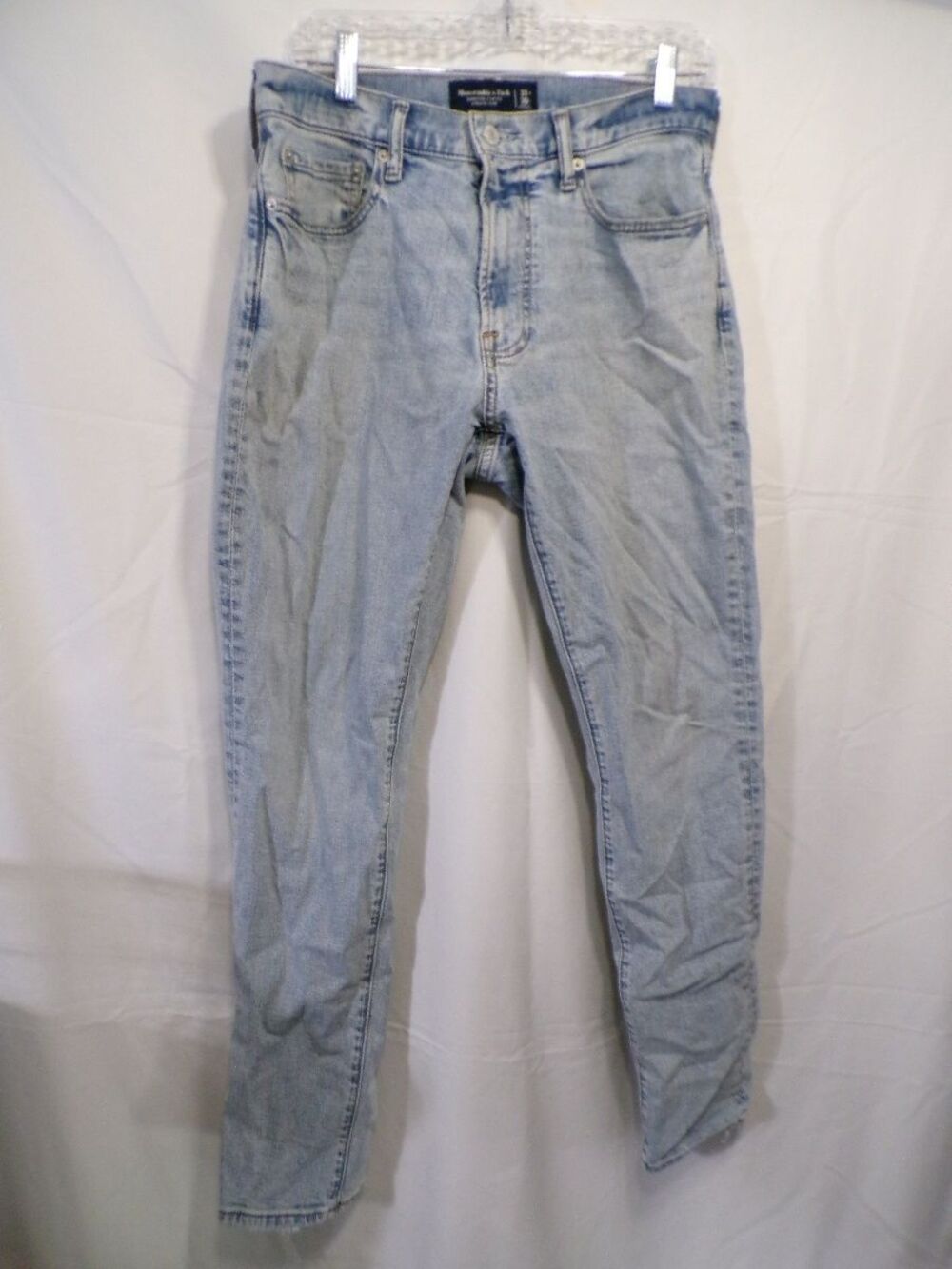 Abercrombie & Fitch Women's Athletic Slim Light Wash Jeans Size 31 30